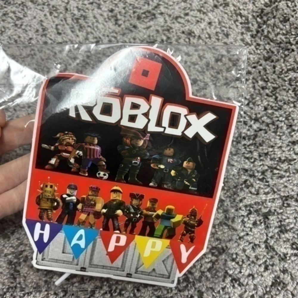 New ROBLOX cake topper
